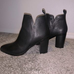 Dolce Vita Shanon Black Booties